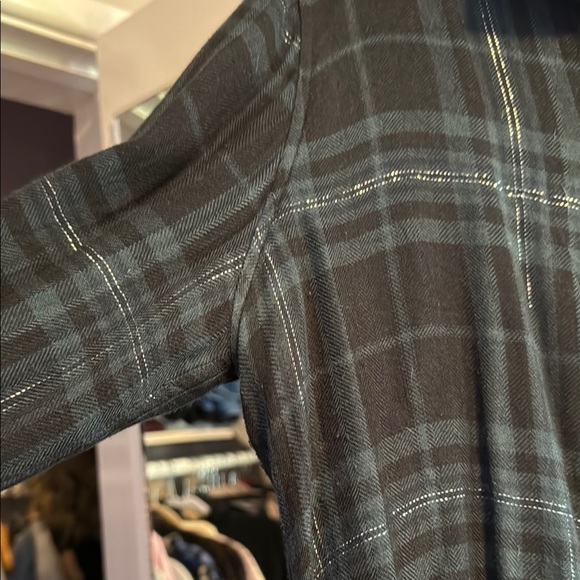 Black and Forest Green Plaid Button-Up Shirt - Picture 3 of 5